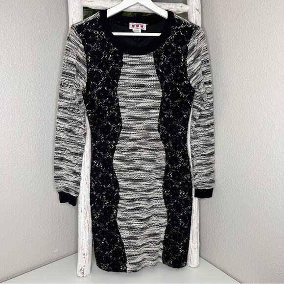 Trixxi Three Pink Hearts Sweater Dress Lace Panel Long Sleeve Knit Mini Med. - Picture 2 of 5